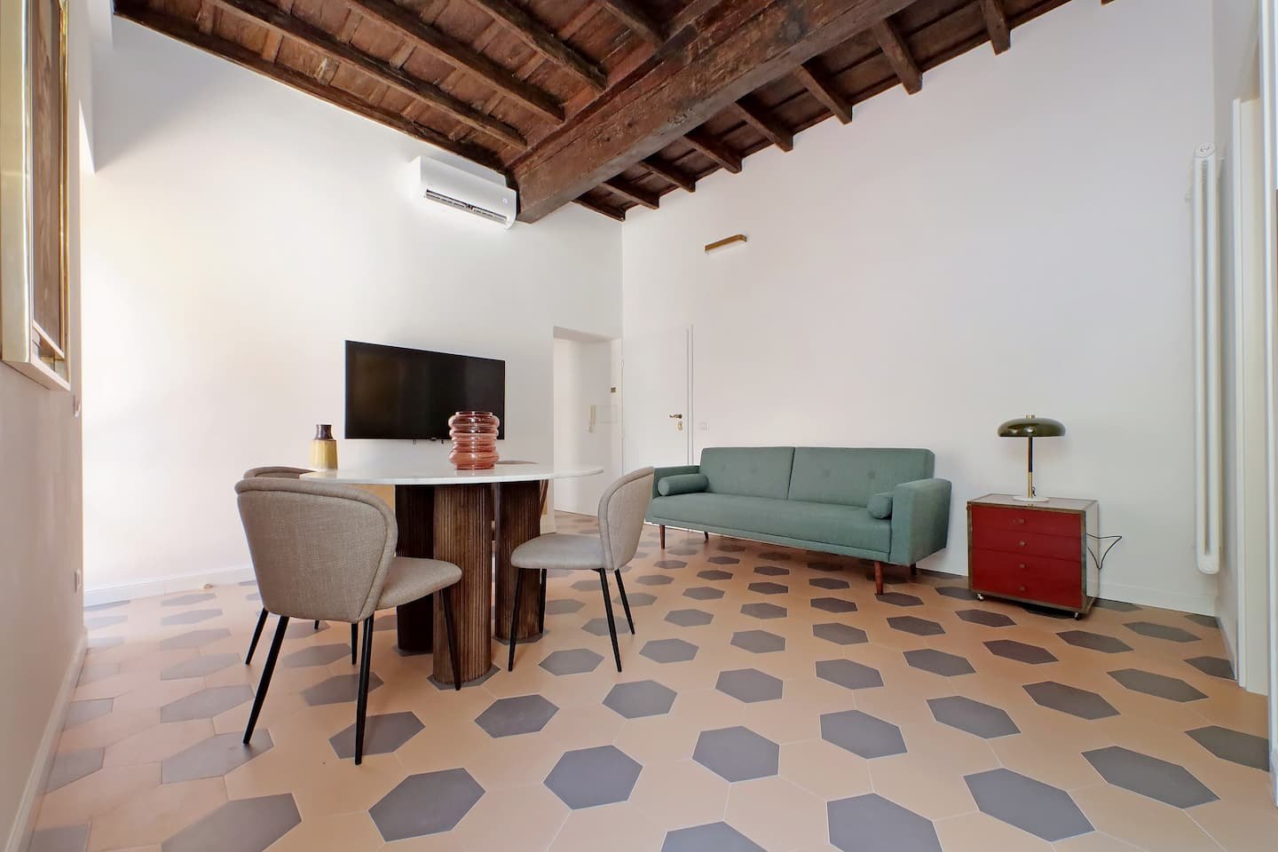 Trastevere · Cisterna Terrace · 12